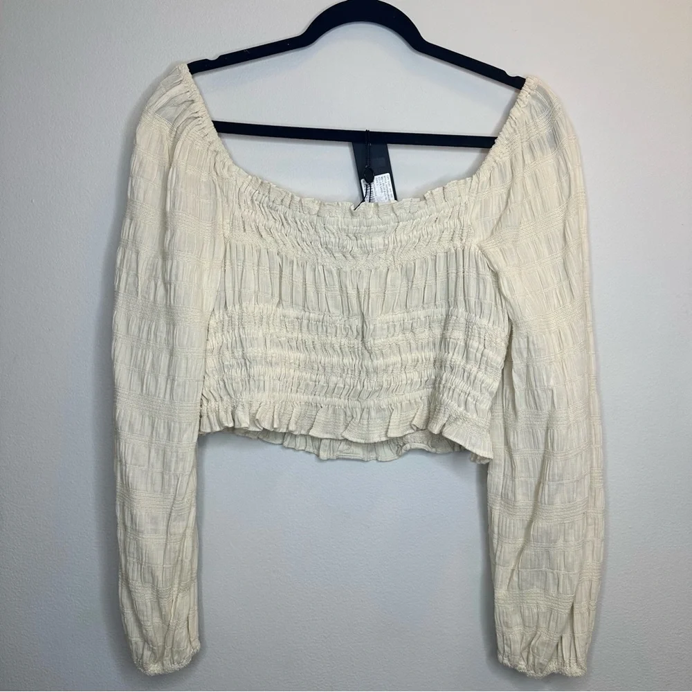 NWT! Gianni Bini Sz L Sand Color Cotton Long Sleeve Crop Top - Picture 2 of 9